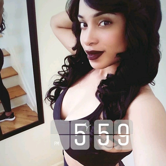 Meet your Posher, Lorissa - Picture 1 of 1